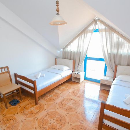 Bahçallëk Hotel Ambasador מראה חיצוני תמונה