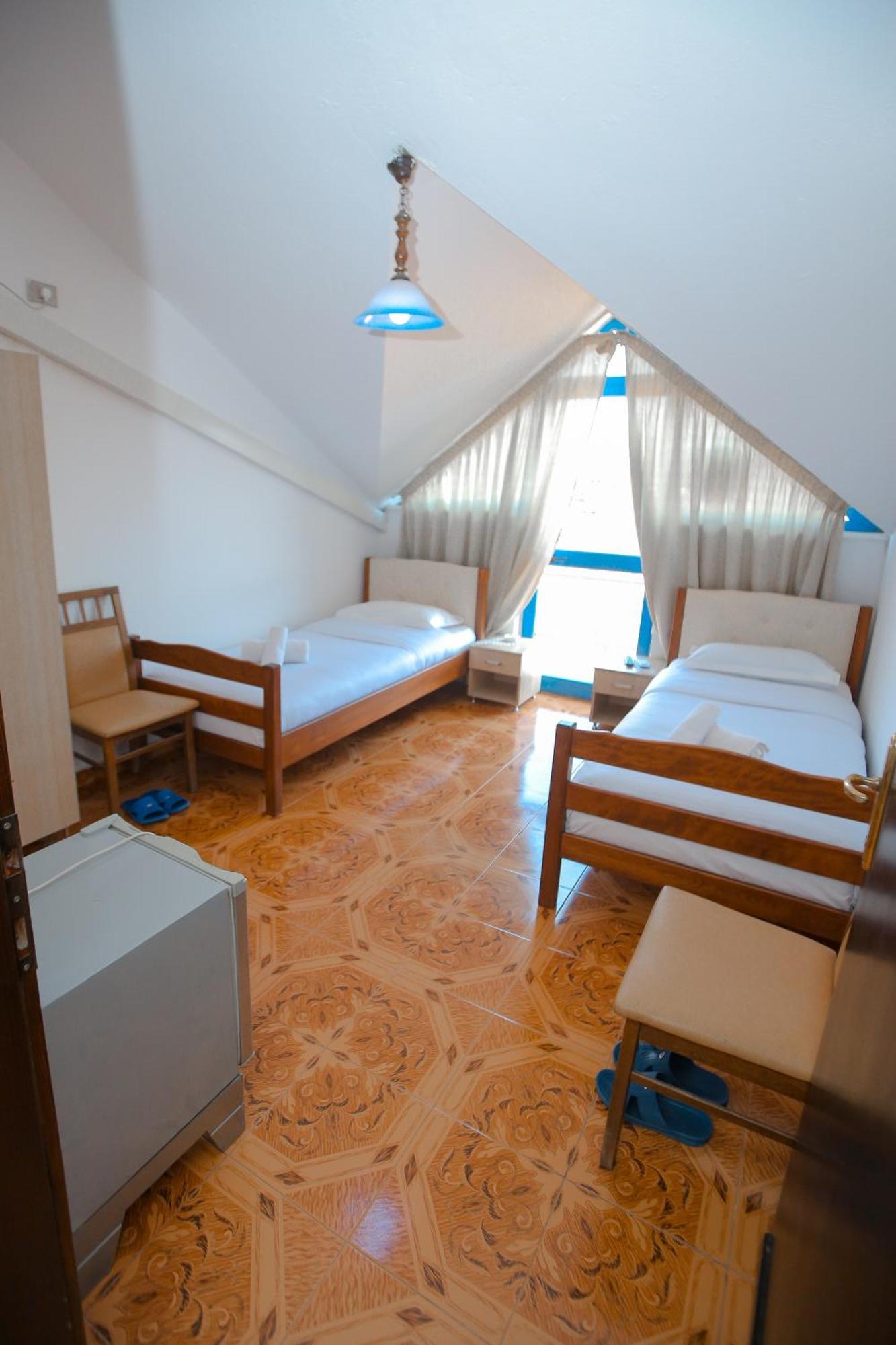 Bahçallëk Hotel Ambasador מראה חיצוני תמונה