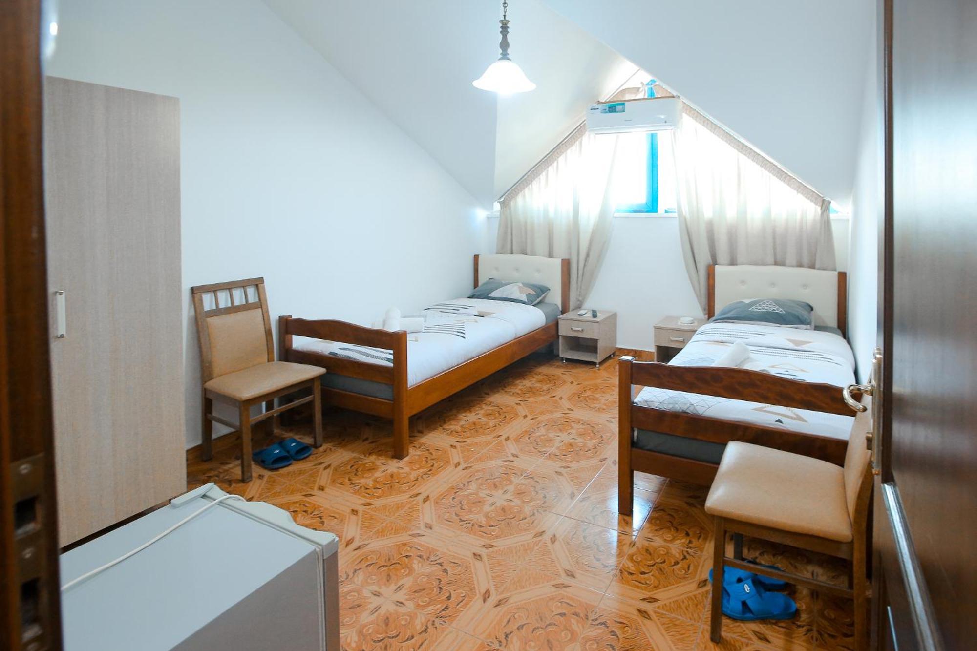 Bahçallëk Hotel Ambasador מראה חיצוני תמונה