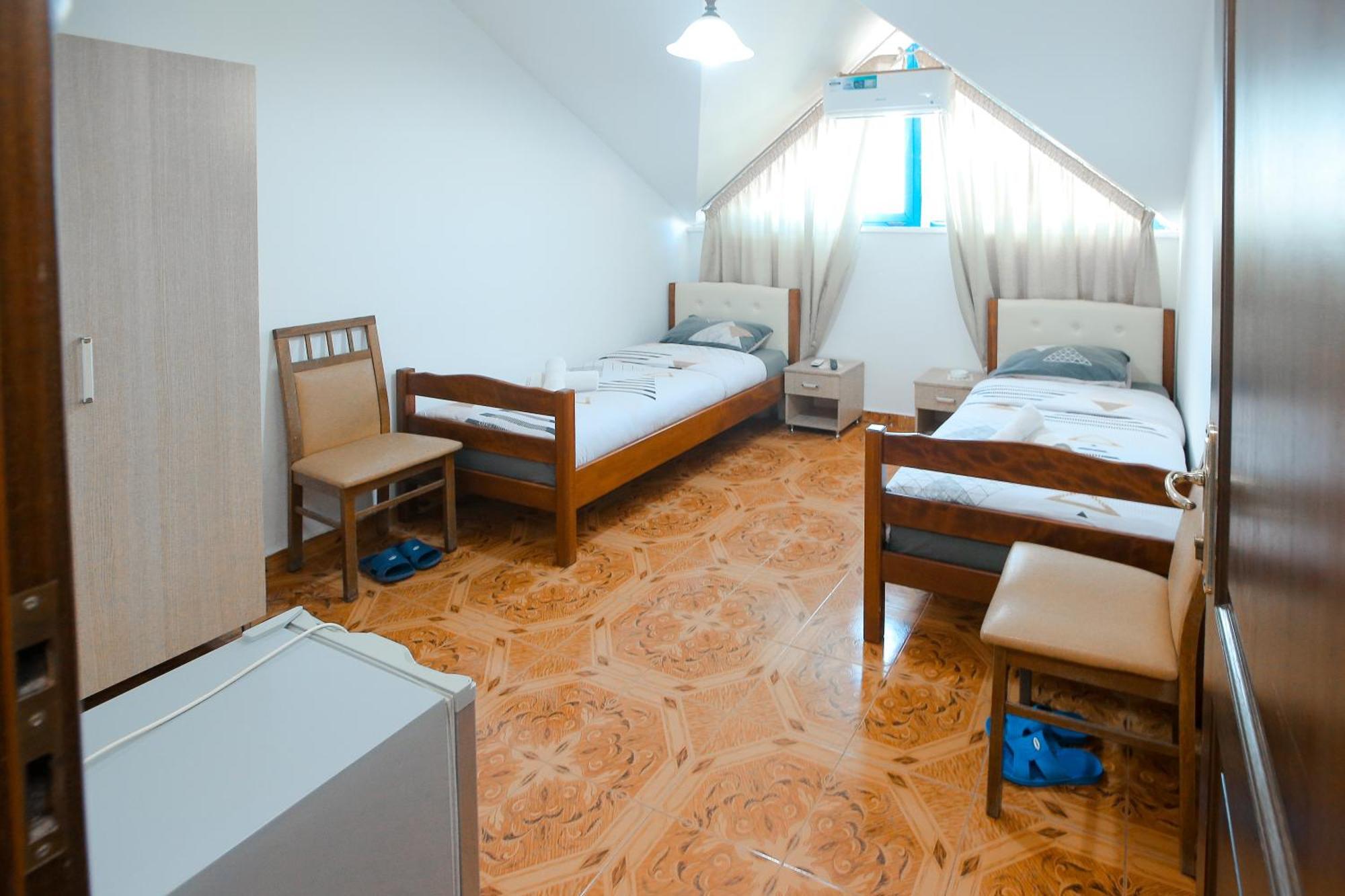 Bahçallëk Hotel Ambasador מראה חיצוני תמונה