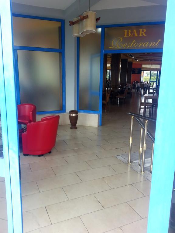 Bahçallëk Hotel Ambasador מראה חיצוני תמונה